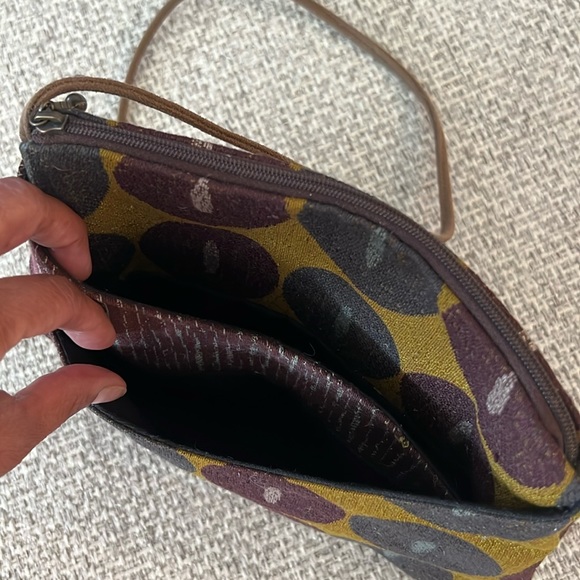 MARUCA Handmade Retro Jacquard Fabric Crossbody Bag - Picture 7 of 11